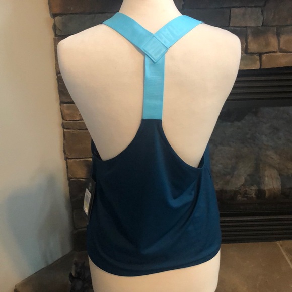Women’s Under Armour athletic tank top, Loose fit! - Picture 4 of 8